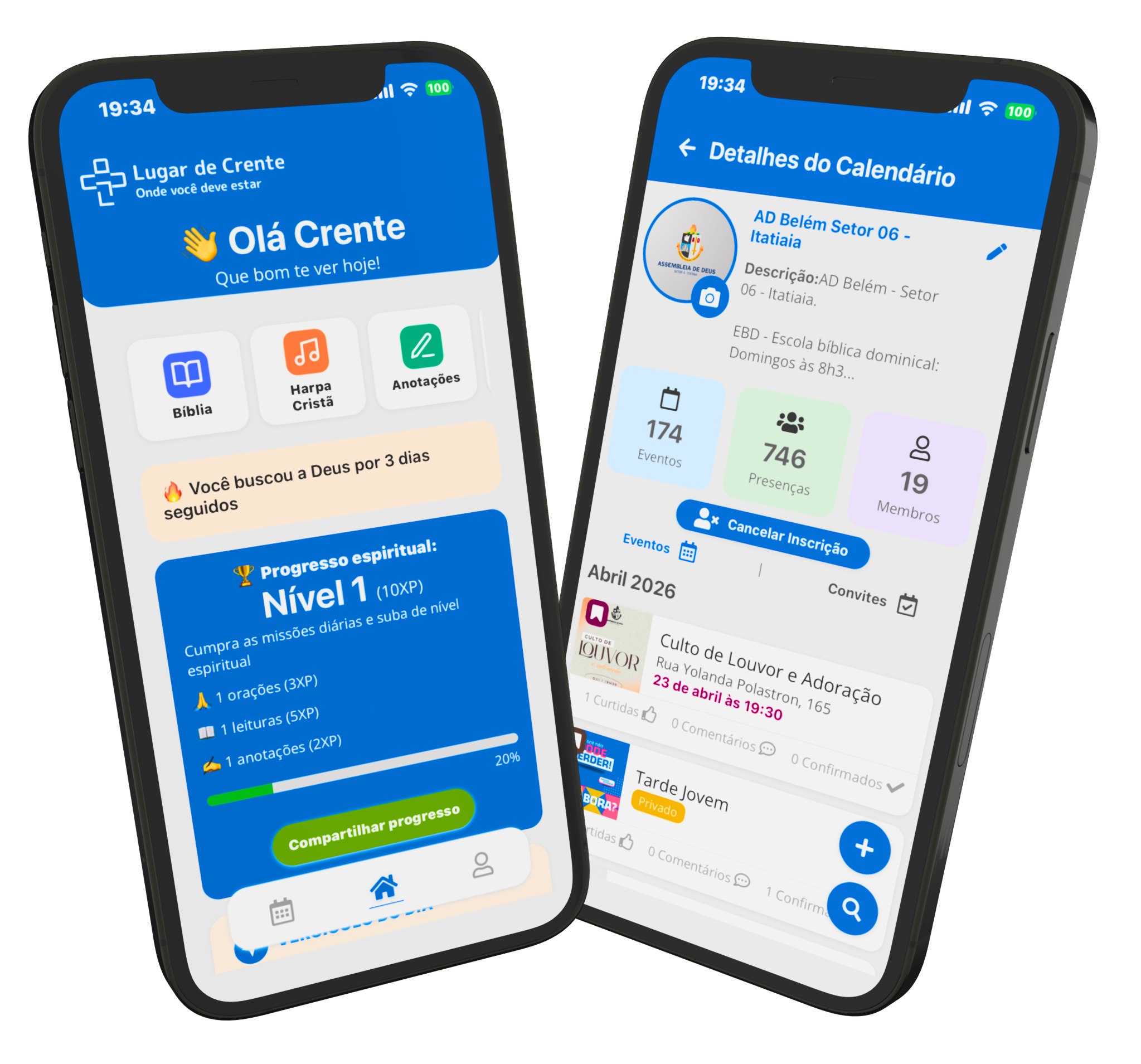 Mulher segurando celular com o aplicativo 'Lugar de Crente'